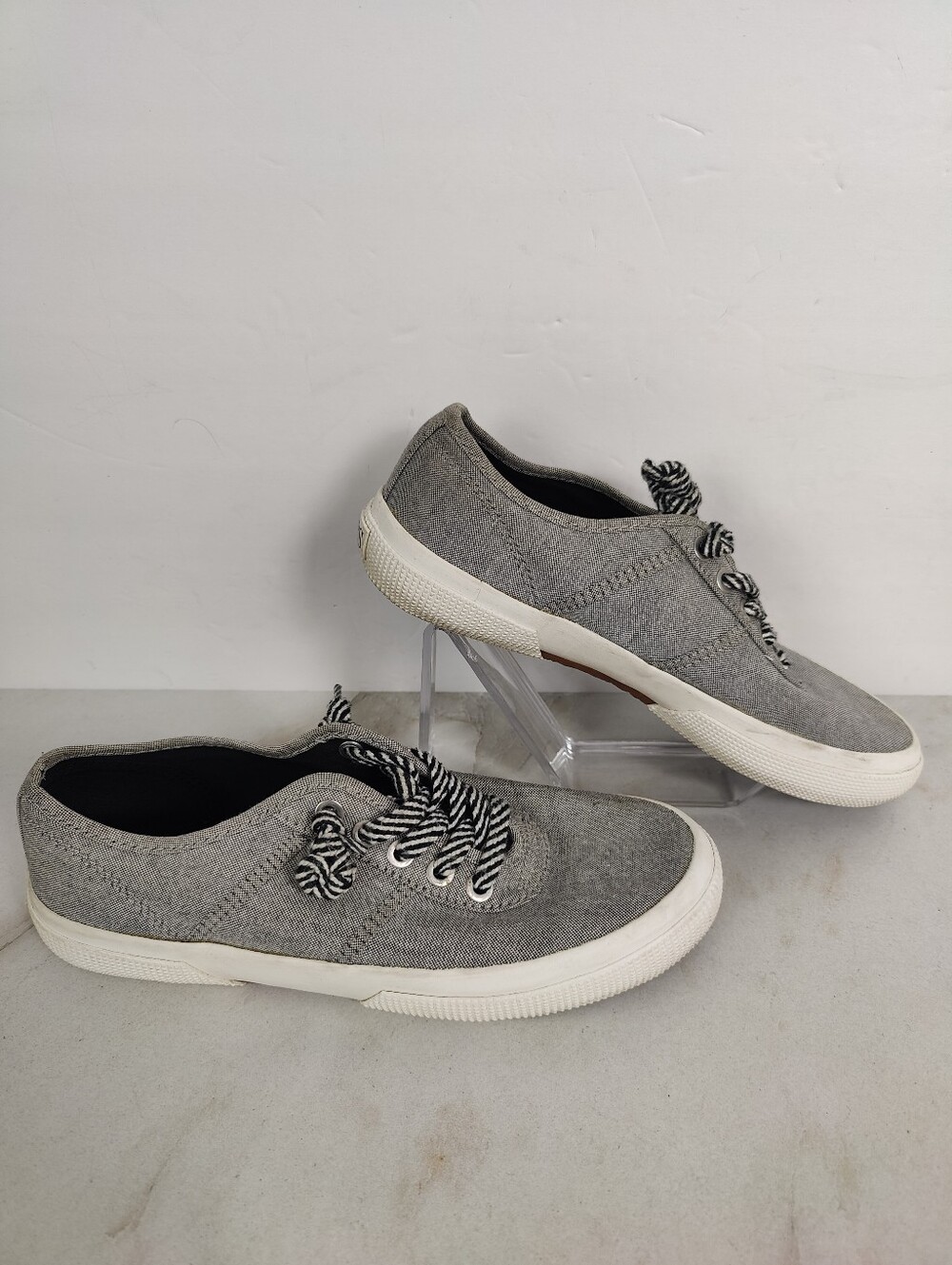 Chaps Caelyn Grey Slip-On Sneakers Black White Striped Laces, Sz 6.5